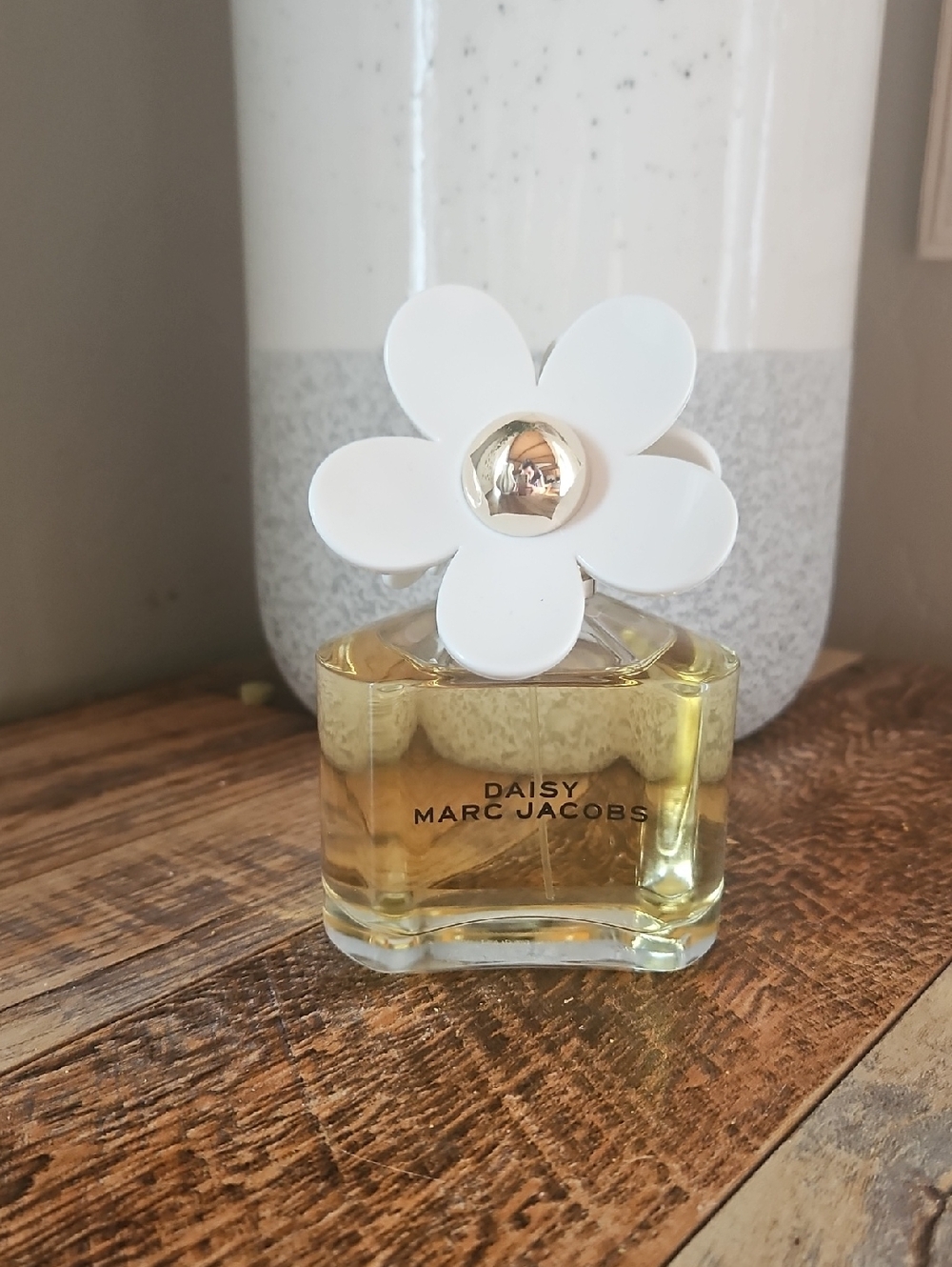 Marc Jacobs Daisy Bottle with White Flower and Gold Accent